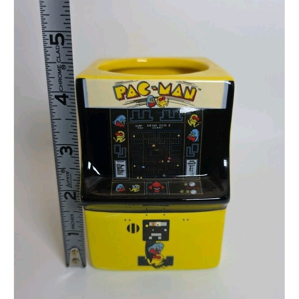 Pac-Man Arcade Game Themed Ceramic Coffee Mug - Picture 5 of 7